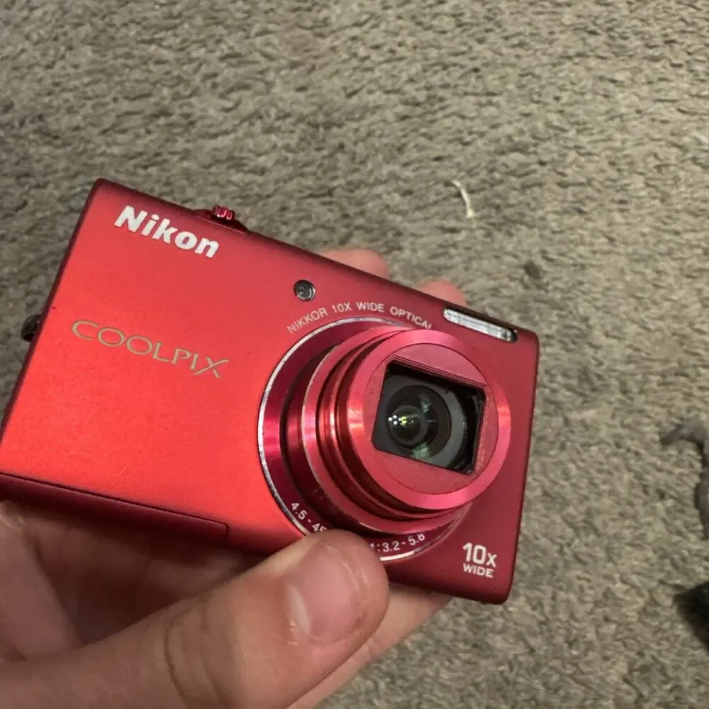 NIKON COOLPIX S6200 DIGITAL COMPACT CAMERA RED GREAT SHAPE But Sensor Dead Read